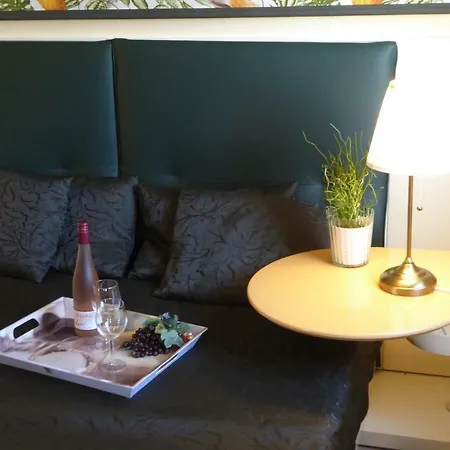 Casa Carina Ferienhaus, Oberwohnung Mit Kleinem Sonnenbalkon Und Terrasse Apartament