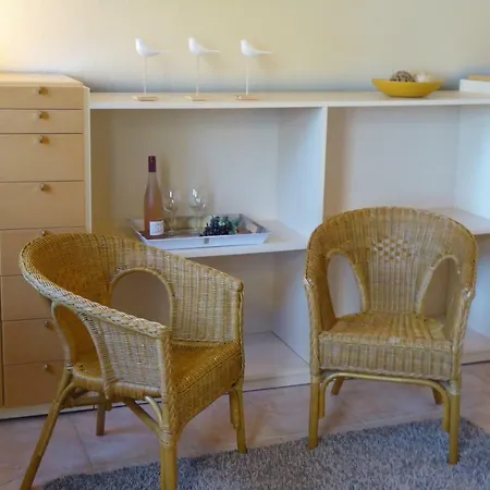 Casa Carina Ferienhaus, Oberwohnung Mit Kleinem Sonnenbalkon Und Terrasse * Schweiburg