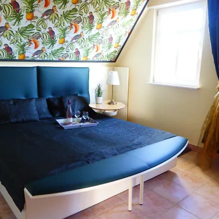 Casa Carina Ferienhaus, Oberwohnung Mit Kleinem Sonnenbalkon Und Terrasse Schweiburg