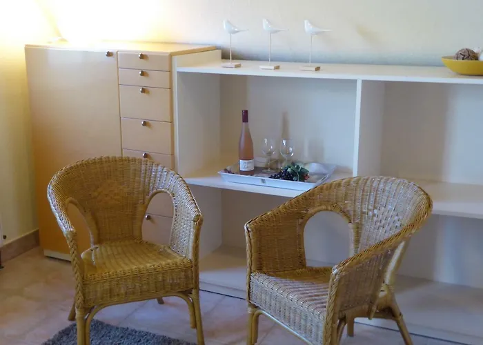 Casa Carina Ferienhaus, Oberwohnung Mit Kleinem Sonnenbalkon Und Terrasse Apartman *