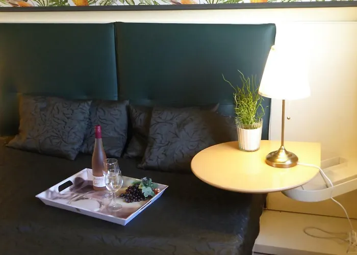 Casa Carina Ferienhaus, Oberwohnung Mit Kleinem Sonnenbalkon Und Terrasse Apartman